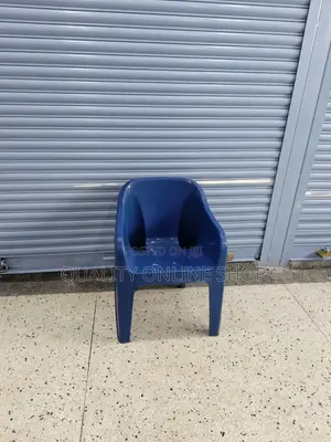 Plastic Chairs Plastic Chairs