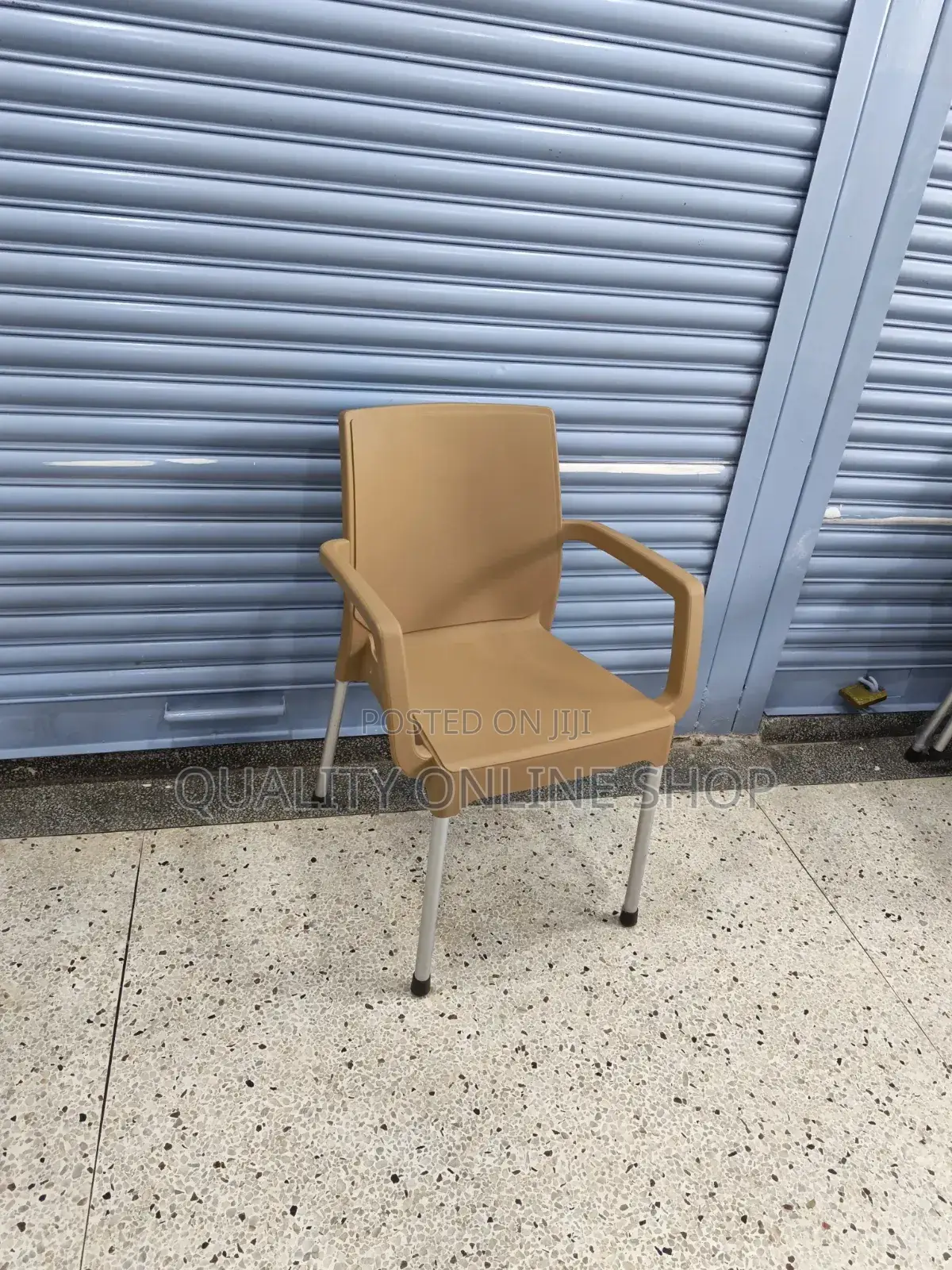 3 Colors Plastic Chairs Plastic Chairs for Bar Restaurants and Bars