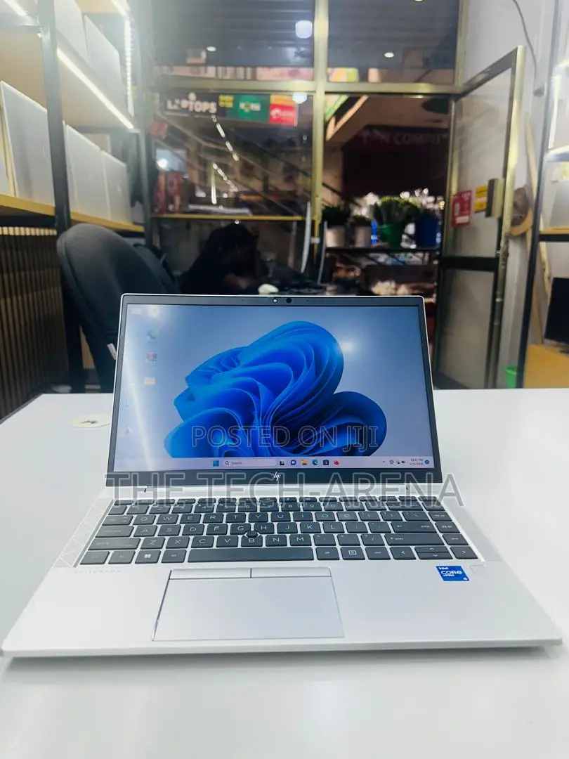 New Laptop HP EliteBook 840 G8 8GB Intel Core i5 SSD 256GB