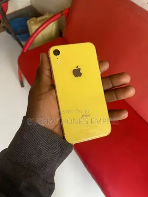Apple iPhone XR 64 GB Yellow