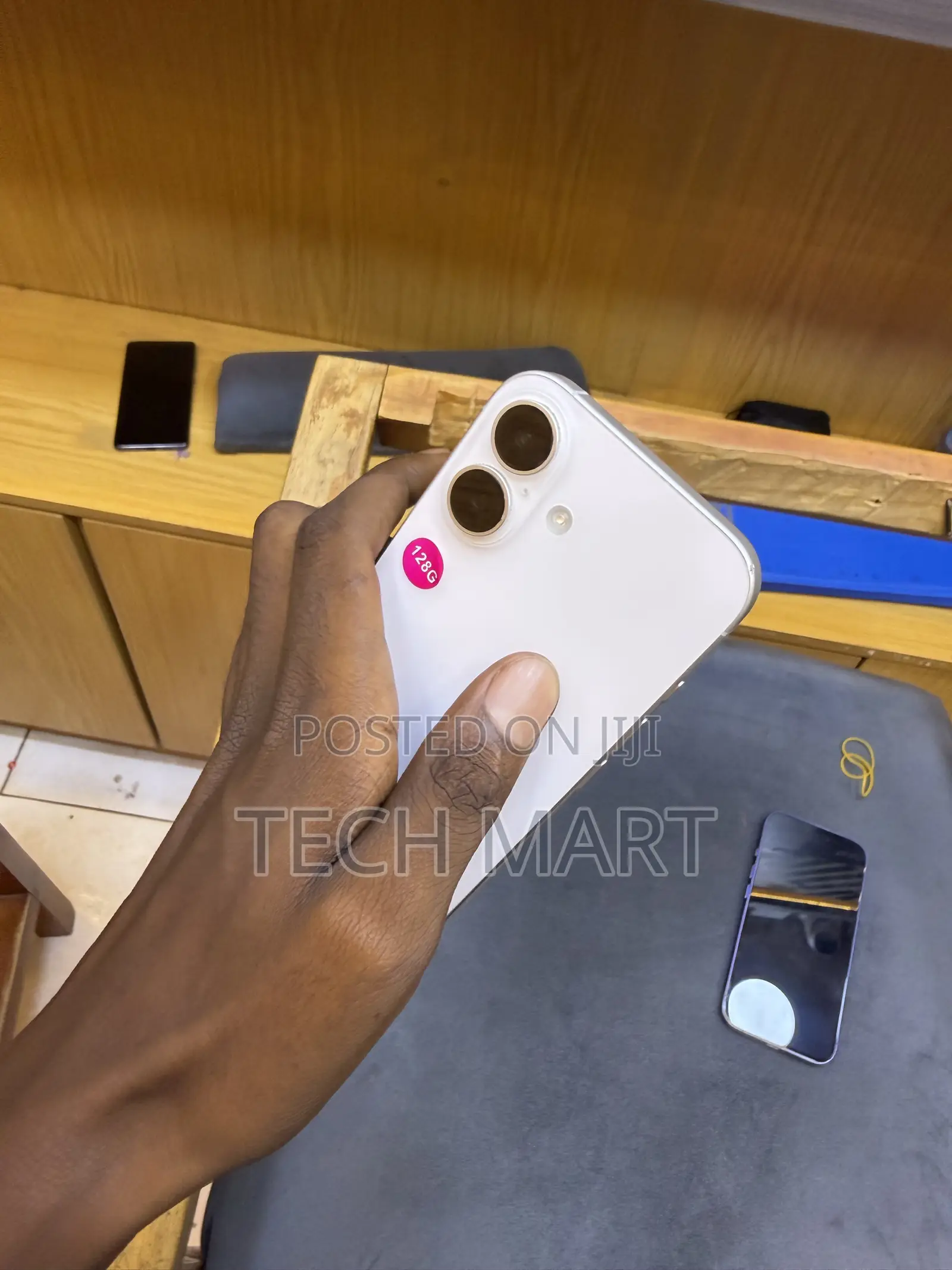 Apple iPhone 16 128 GB White