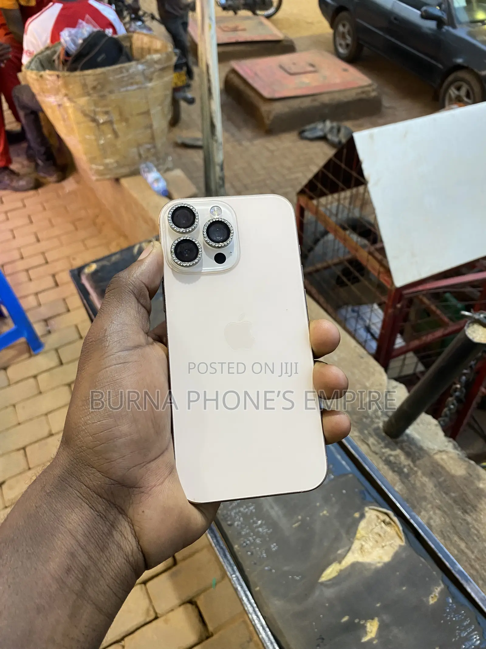 Apple iPhone 16 Pro Max 1 TB Gold