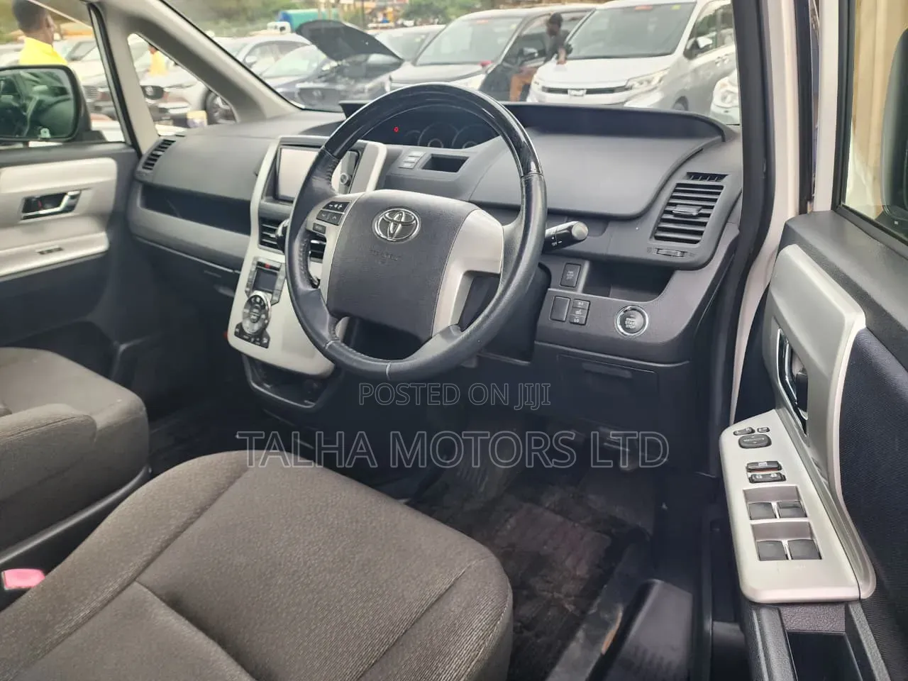 Toyota Noah 2013 White