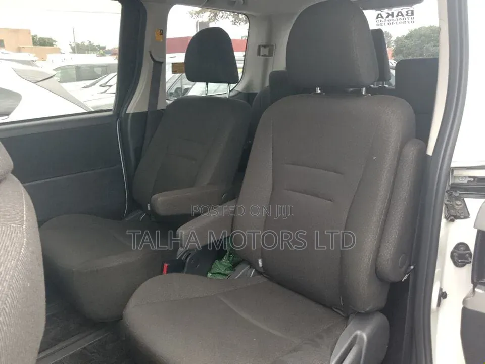 Toyota Noah 2013 White