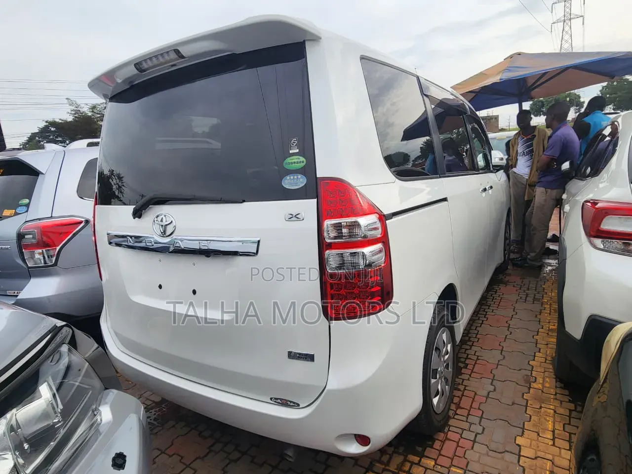 Toyota Noah 2013 White