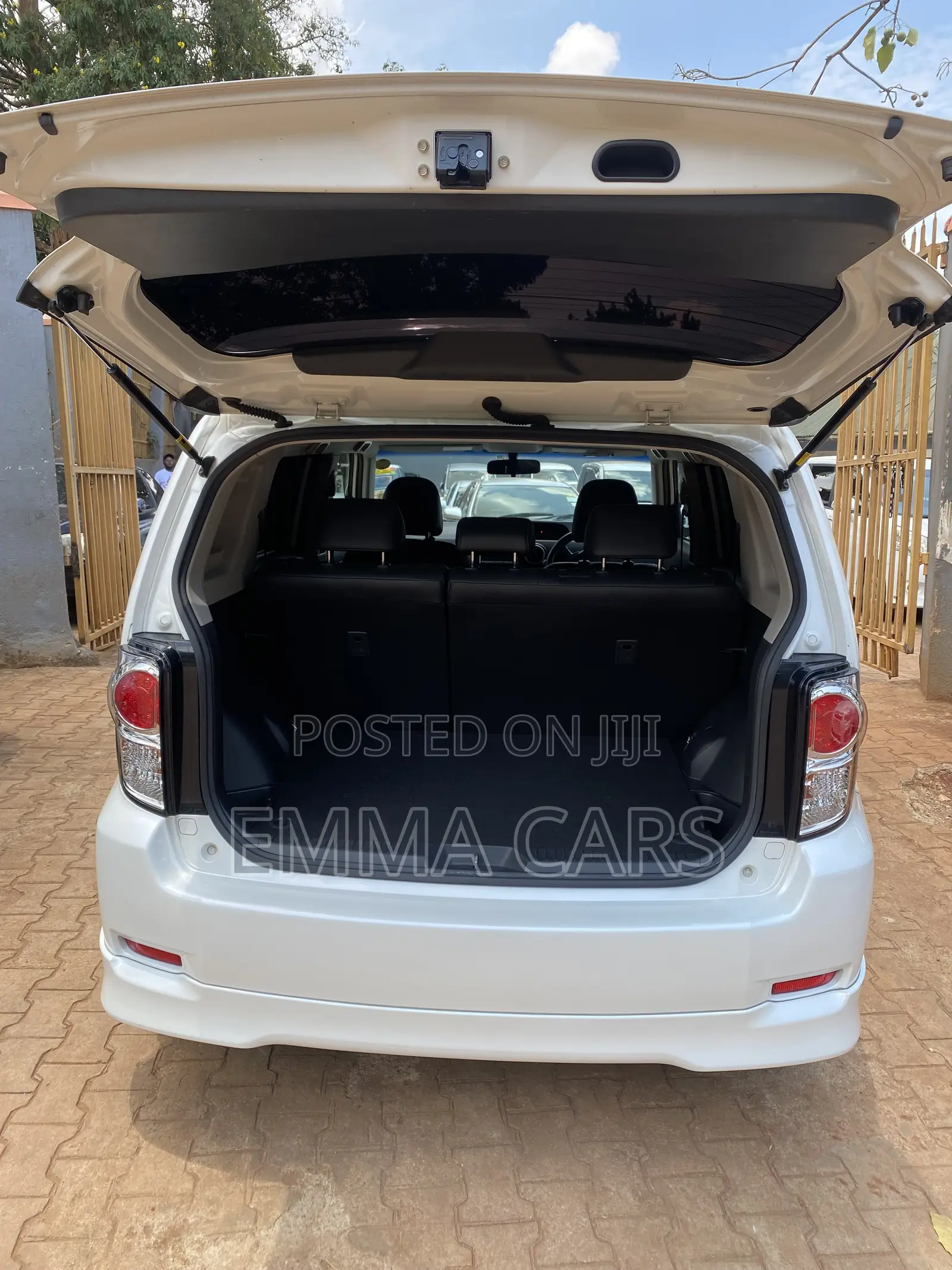 New Toyota Rumion 1.5 FWD 2023 White