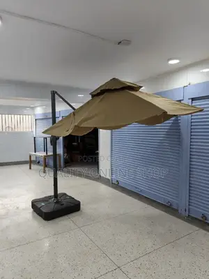 Outdoor Garden Umbrella for Hotels, Beach, Restaurant