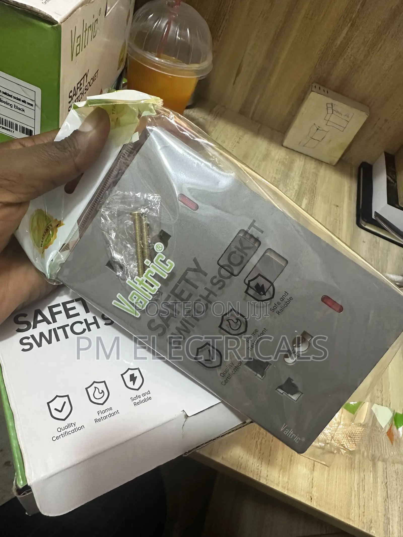 Doublesocket Grey