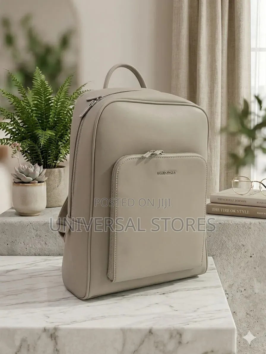 David Jones 2026 Spring
Summer New Collection Backpack