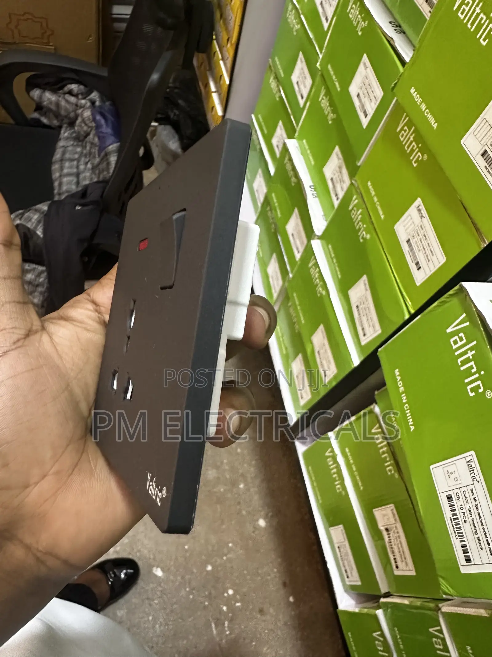 Single Socket Black