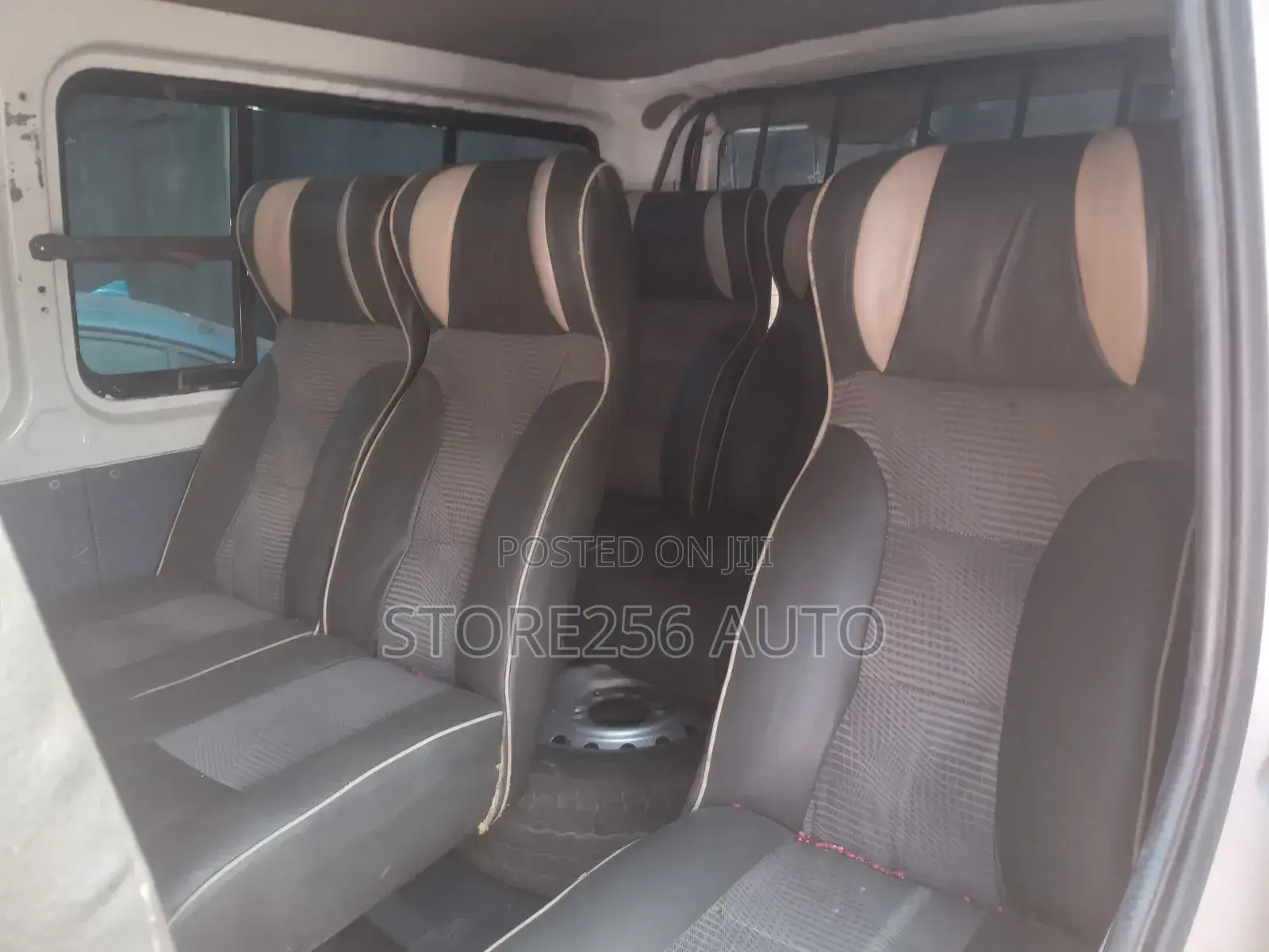 Toyota Grand HiAce G 3.0 Diesel Turbo RWD 8-Seater 2002 White