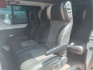 Toyota Grand HiAce G 3.0 Diesel Turbo RWD 8-Seater 2002 White