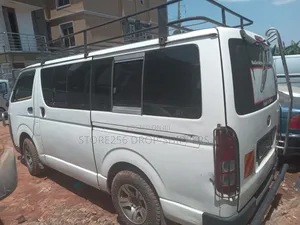 Toyota Grand HiAce G 3.0 Diesel Turbo RWD 8-Seater 2002 White