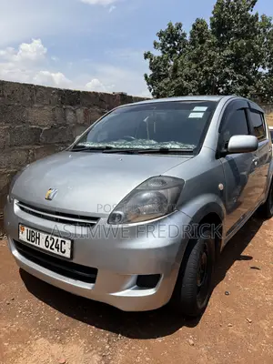 Toyota Passo 1.0 AWD 2010 Silver