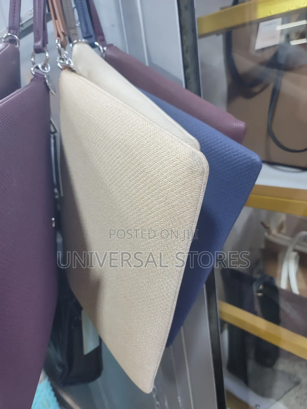 Parfois Burgundy
Crossbody Bag