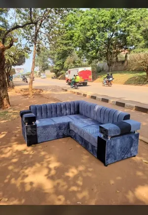 L Shpe Sofa 8ft by 5ft