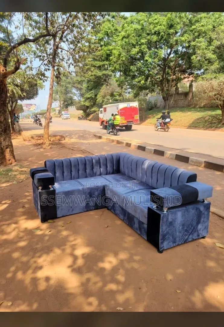 L Shpe Sofa 8ft by 5ft