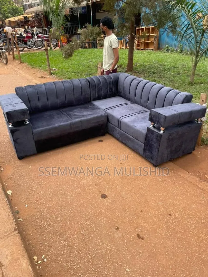 L Shpe Sofa 8ft by 5ft