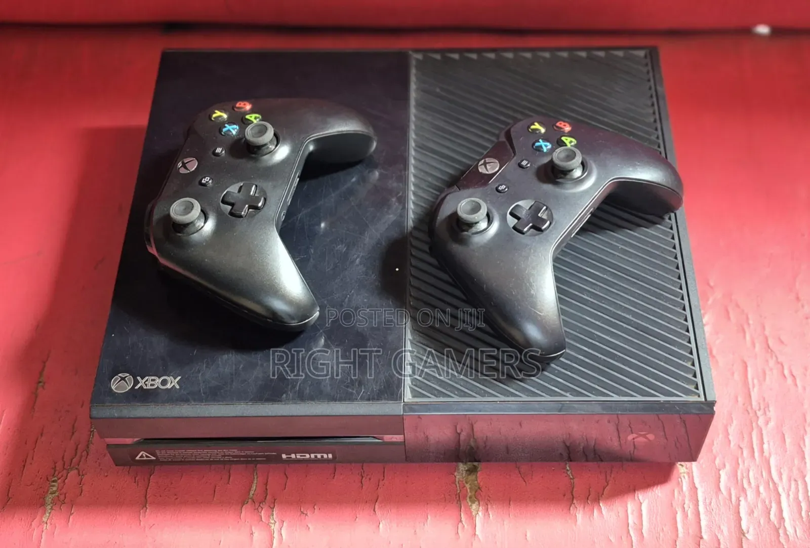 Xbox One + 2 Original Pads