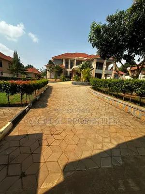 7bdrm House in Kira Nakwero 1.5B, Wakiso / Wakiso for sale