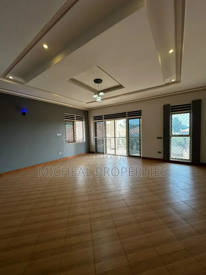 7bdrm House in Kira Nakwero 1.5B, Wakiso / Wakiso for sale