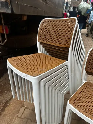 1Pc Crown Plastic Chairs Plastic Chairs