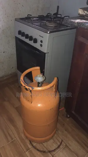 GAS COOKER With Cylinder