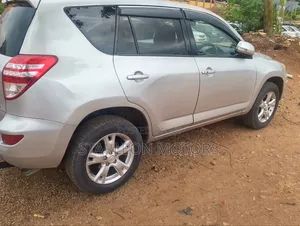 Toyota RAV4 2010 White