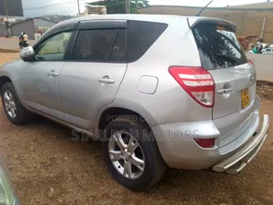 Toyota RAV4 2010 White