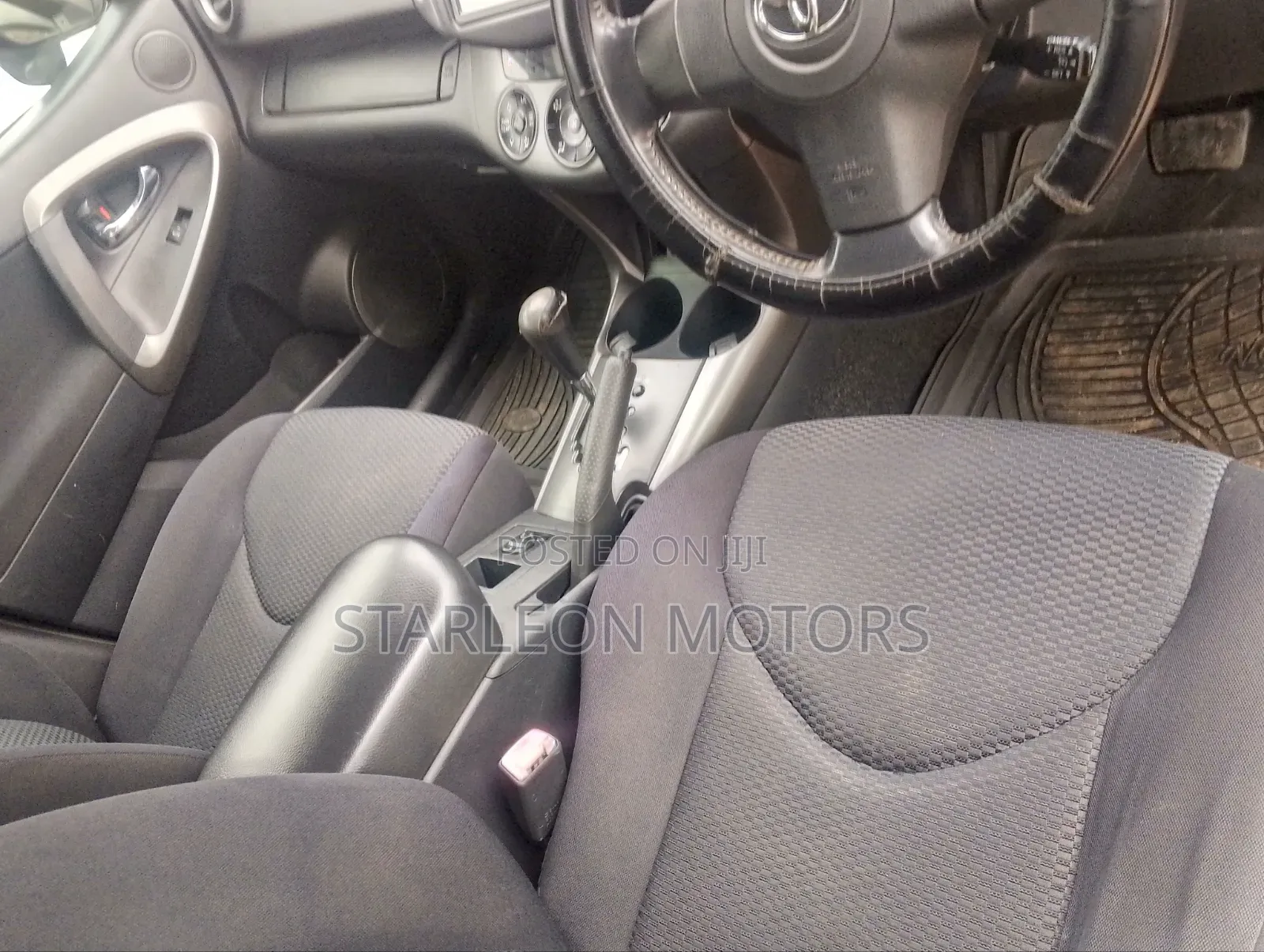 Toyota RAV4 2010 White