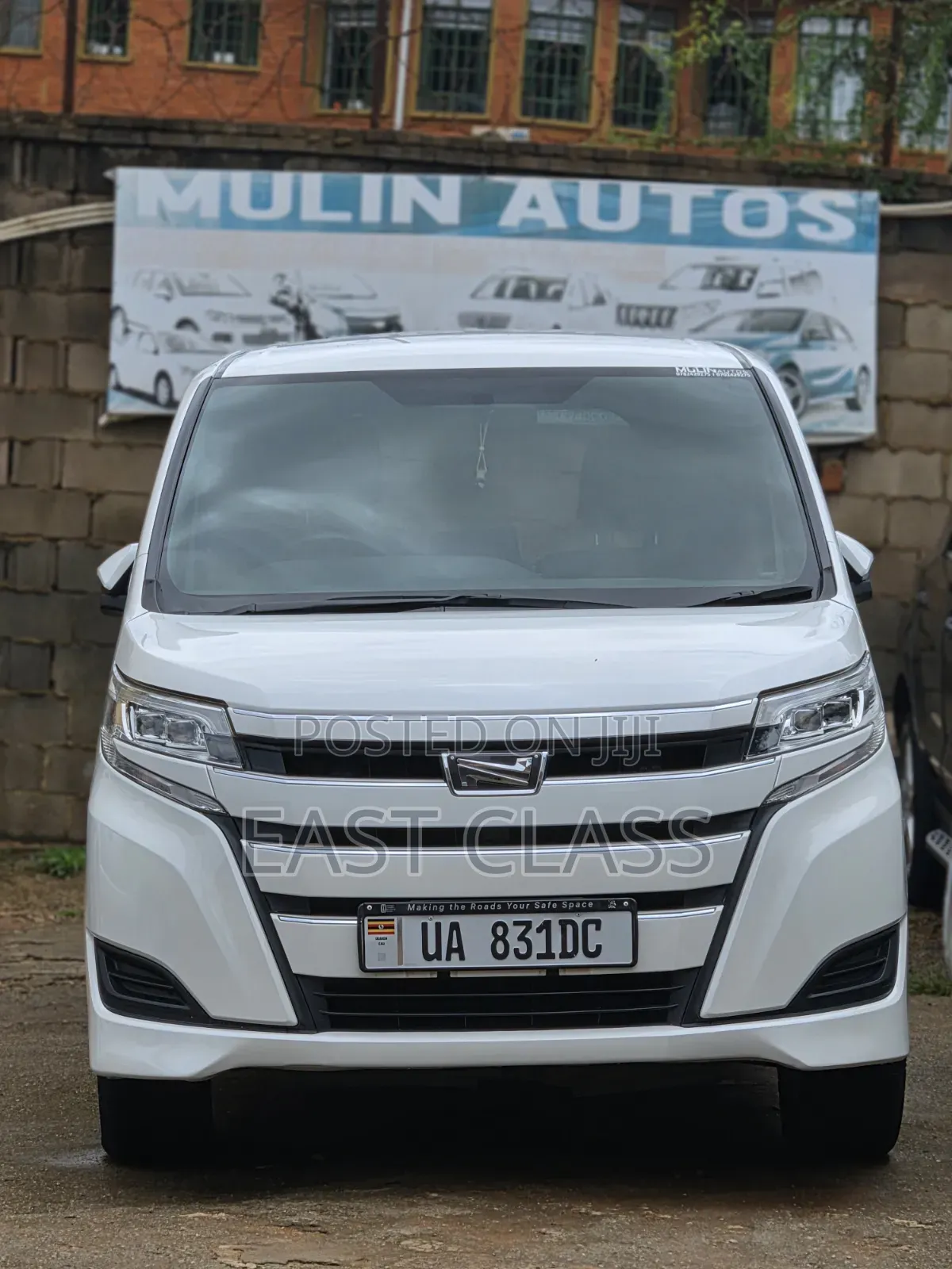 Toyota Noah 2.0 FWD (8 Seater) 2018 White