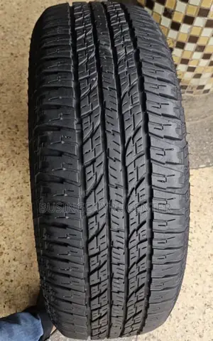 225/65r17 Geolander Yokohama Tires All Terrain a/T Good Condition