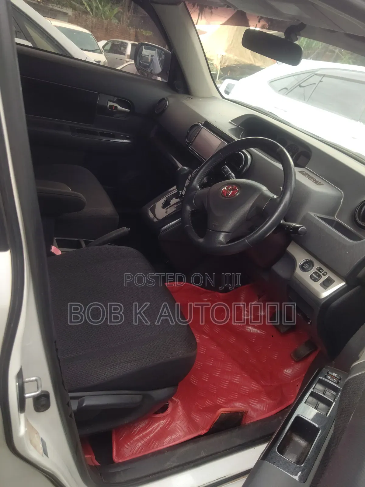 Toyota Corolla Rumion 2009 White