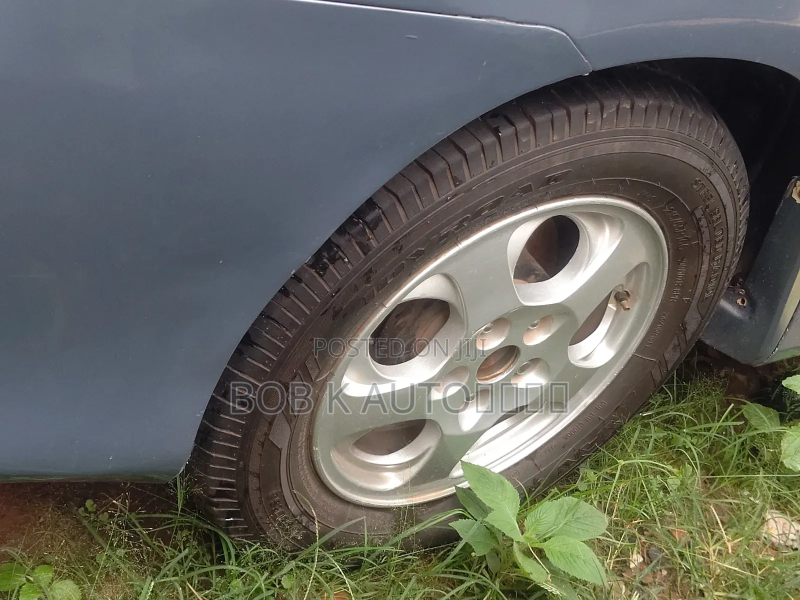 Toyota Voxy 2011 Silver