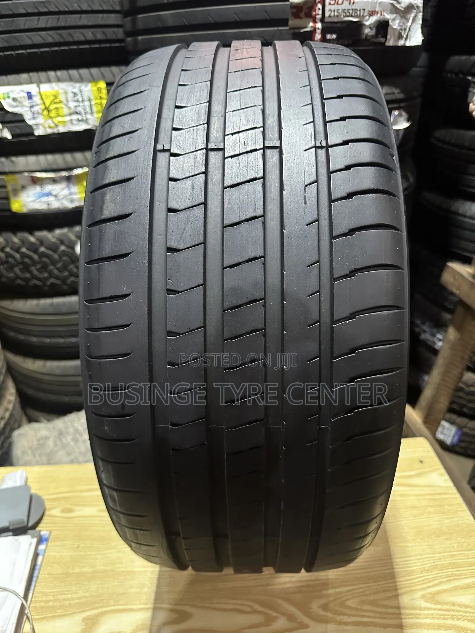 245/40r18 Highway Design Tires Foreign Used Good Condition