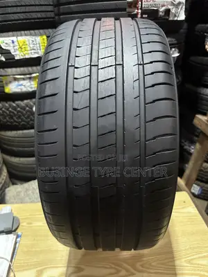 245/40r18 Highway Design Tires Foreign Used Good Condition