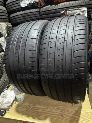 245/40r18 Highway Design Tires Foreign Used Good Condition