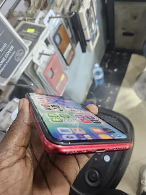 Apple iPhone 11 64 GB Red