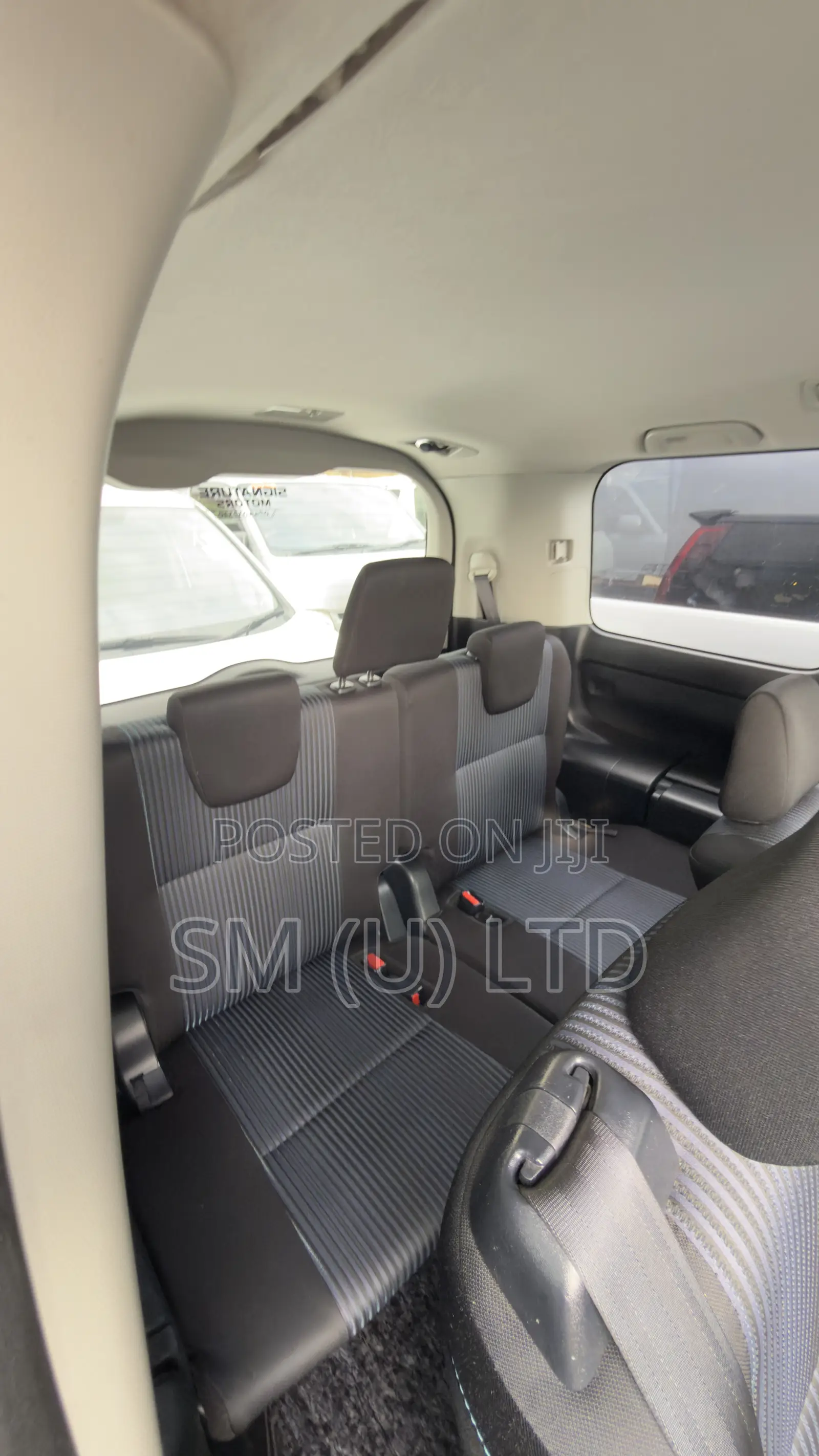 Toyota Noah 2014 Purple