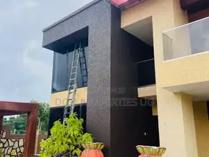 3bdrm Block of Flats in Kansanga, Central Division for rent