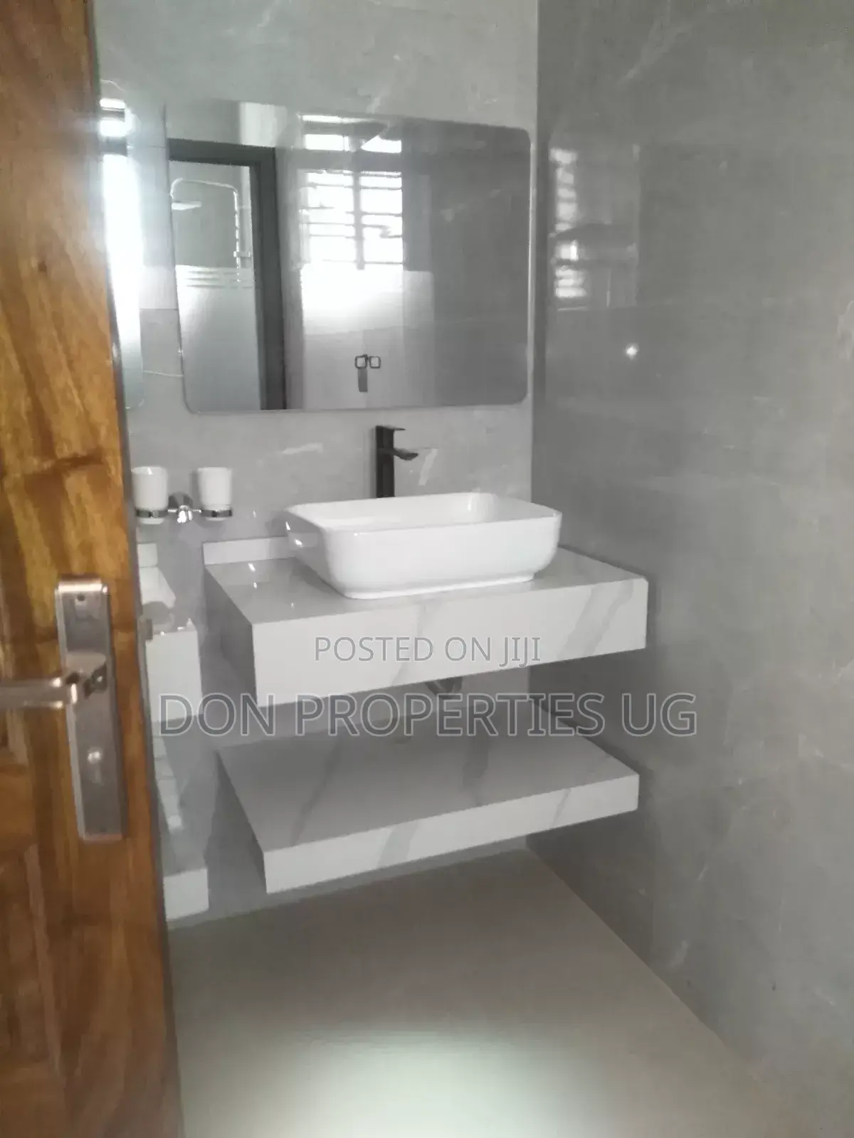 3bdrm Block of Flats in Kansanga, Central Division for rent