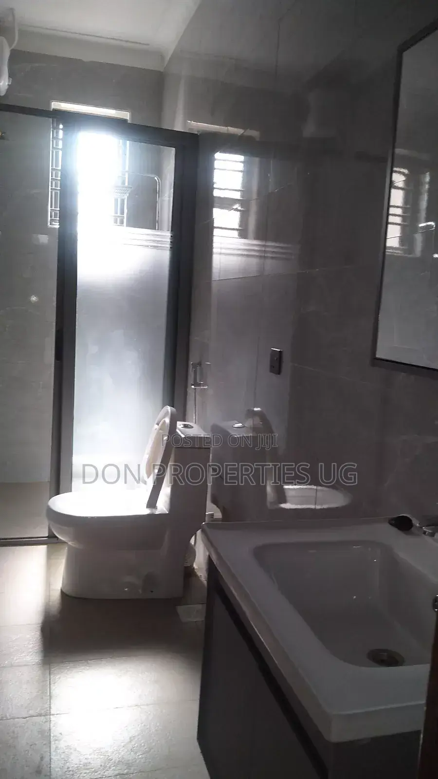 3bdrm Block of Flats in Kansanga, Central Division for rent