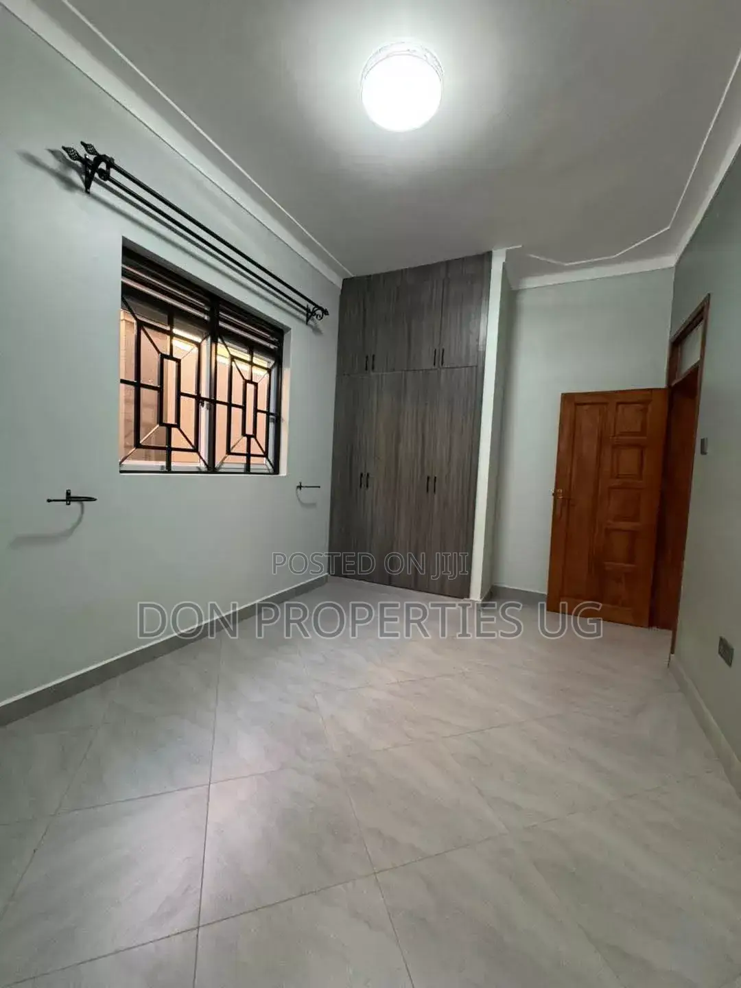 3bdrm Block of Flats in Muyenga Estate, Central Division for rent