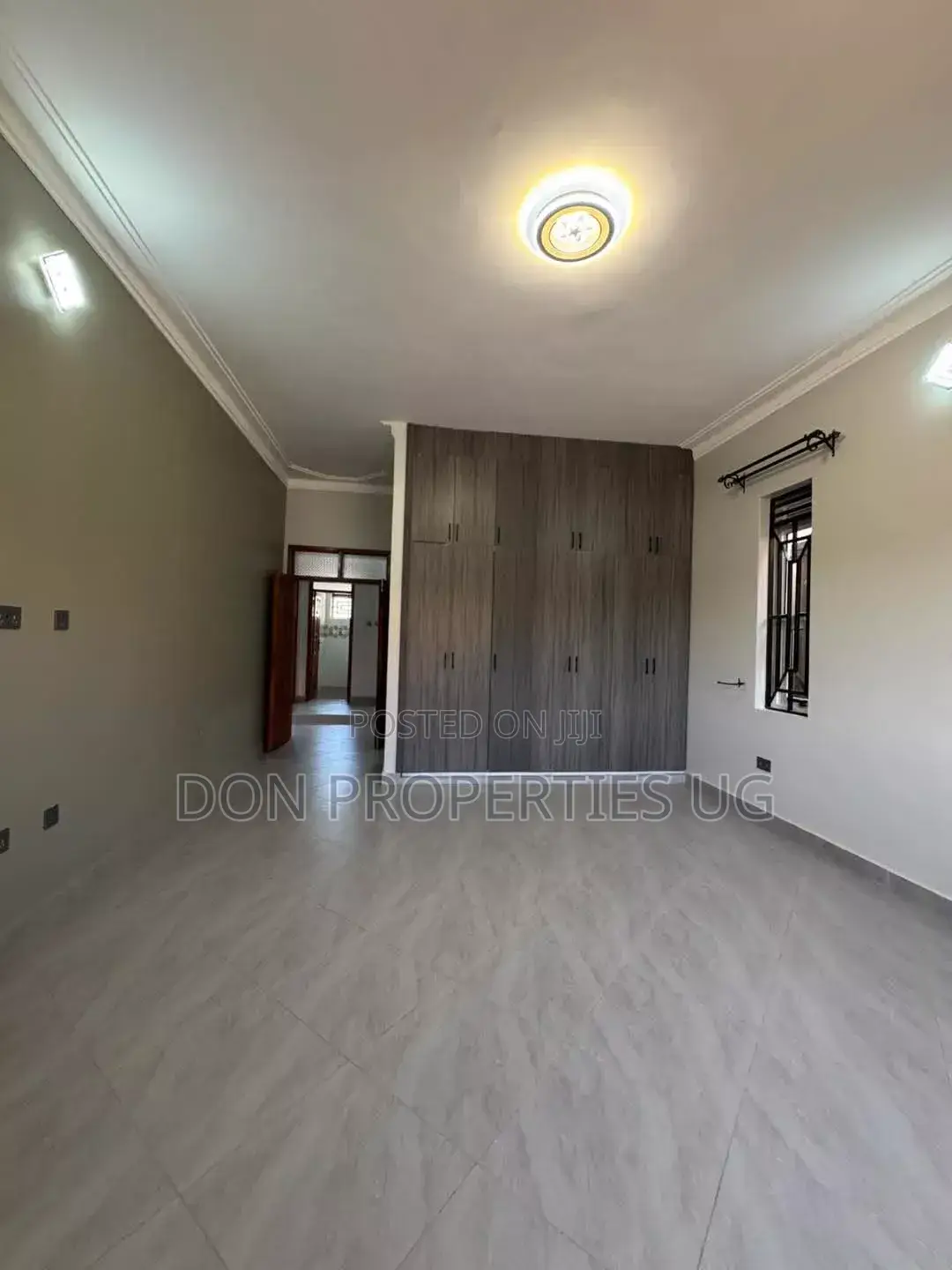 3bdrm Block of Flats in Muyenga Estate, Central Division for rent