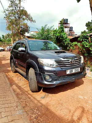 Toyota Fortuner 2013 Black
