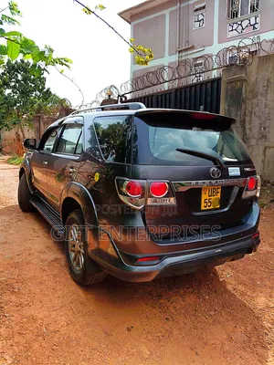 Toyota Fortuner 2013 Black