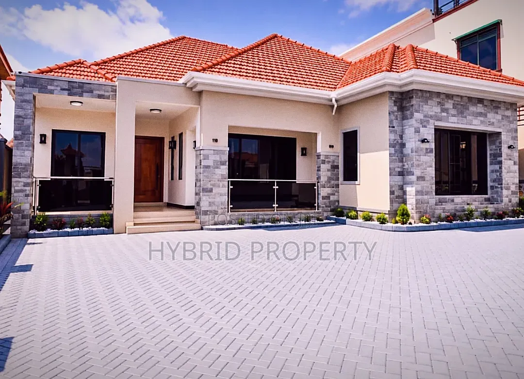 4bdrm House in Kira~Mulawa Along for sale