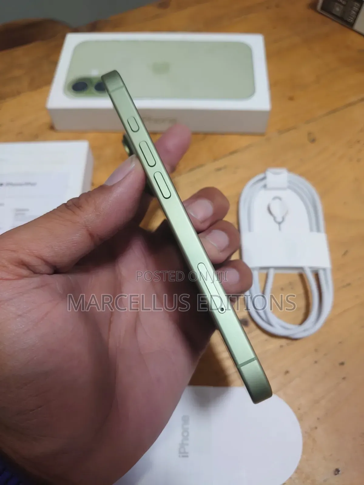 New Apple iPhone 17 256 GB Green