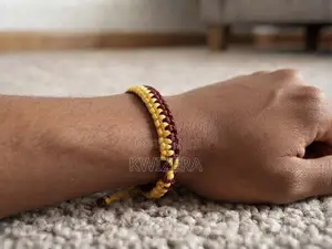 Handmade Paracord Bracelet – UGX 3,000