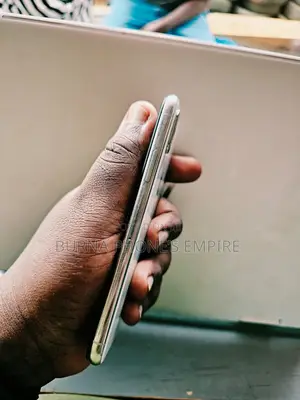 Apple iPhone X 64 GB White